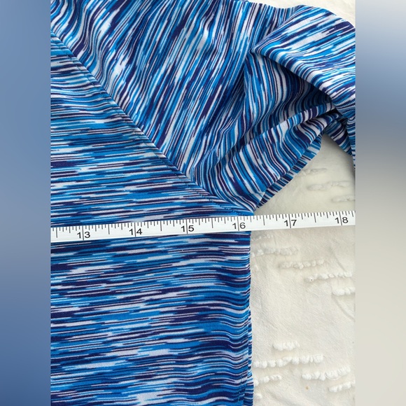 Under Armour Women's Multicolor Long Sleeve Top 1/4 zip. Small - Picture 5 of 6